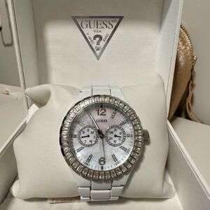 Guess Womens Mother Of Pearl Water Resistant 330ft White Watch G13552L